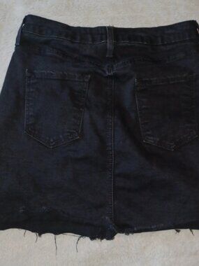 Just Black Women's Size Medium Skirt Black Stretch Denim Jean Mini Distressed